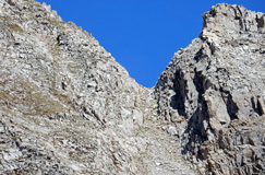 View of the notch at the top of Mt Audubon’s SE Ridge from between Mitchell Lake and Blue Lake